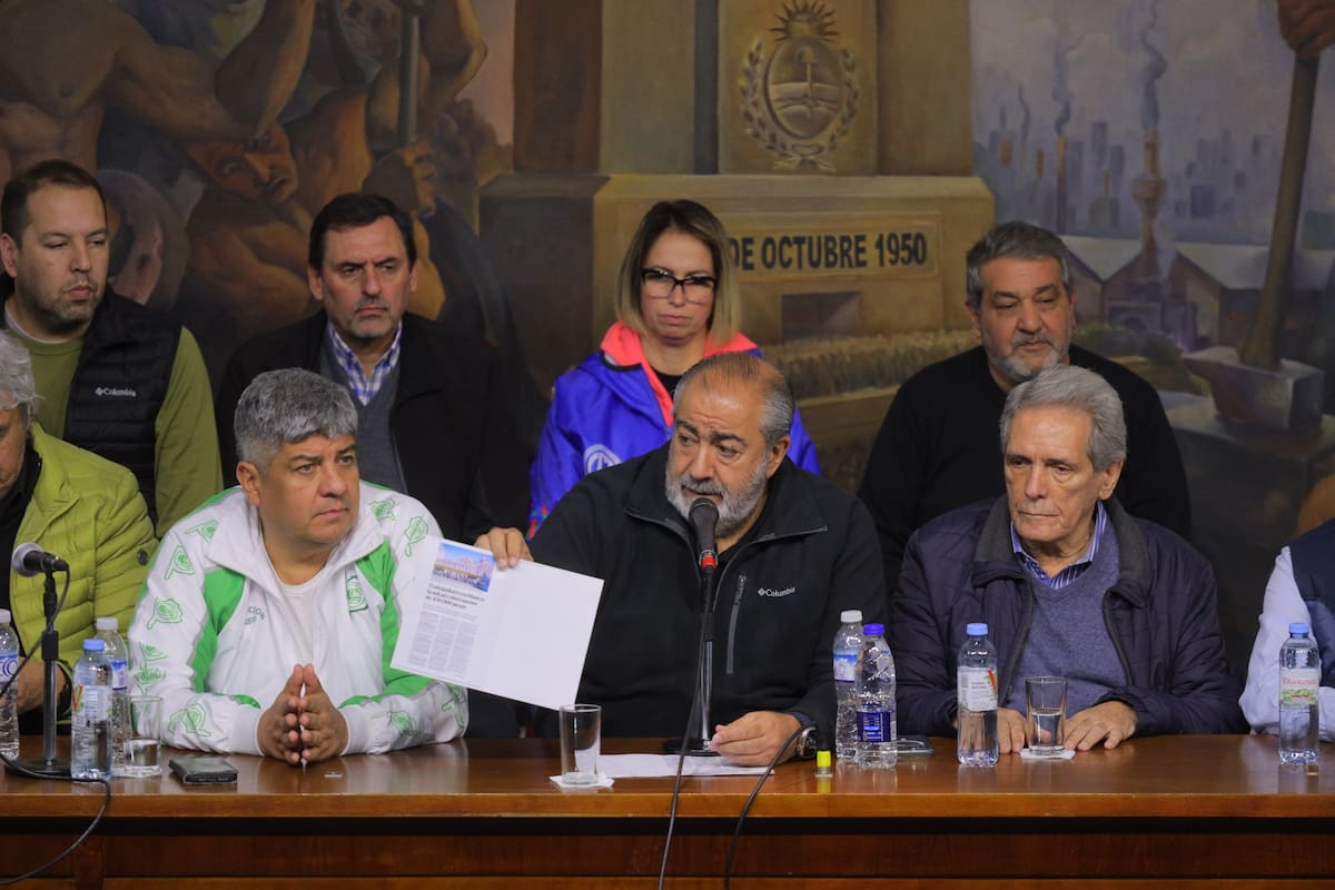 Pablo Moyano, Héctor Daer y Carlos Acuña, el triunvirato de mando de la CGT, al hacer la evaluación del paro