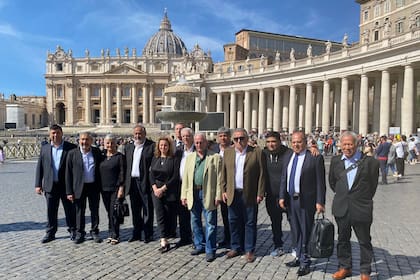 Pablo Moyano, Héctor Daer y más sindicalistas de la CGT antes de su encuentro con el papa Francisco en el Vaticano