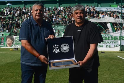 Pablo Moyano, líder de Camioneros, junto al presidente de la AFA Claudio Chiqui Tapia, muy vinculado desde hace años a Barracas Central