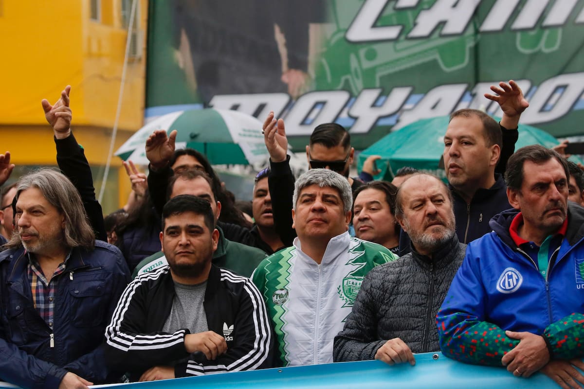 Pablo Moyano logró sumar al paro del transporte a los gremios universitarios, de la AFIP y a la UTEP, con quienes se movilizó en rechazo al veto de Milei a la ley que preveía un aumento a los jubilados