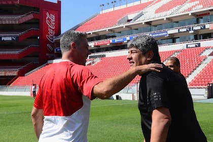 Independiente y otros tiempos: Lucas Pusineri y Pablo Moyano, vicepresidente; el entrenador se fue del club molesto con los dirigentes