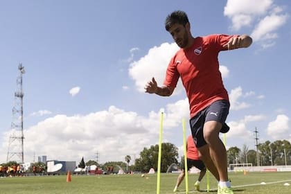 Pablo Pérez en su primer entrenamiento con la camiseta de Independiente