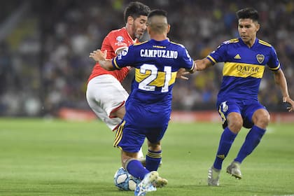 Pablo Pérez y la pierna al límite frente al colombiano Campuzano
