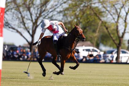 Pablo Pieres domina lanzado la bocha; el número 1 convirtió 10 veces y fue el mejor de la semifinal en la cancha 6 de Pilar.