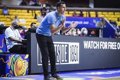 Pablo Prigioni sigue invicto en su primer torneo al frente de la selección