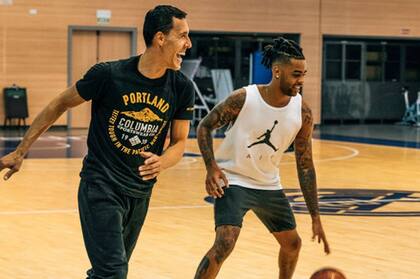 Pablo Prigioni y DAngelo Russell entrenándose en las instalaciones de Real Madrid; el cordobés secunda a Ryan Saunders en Minnesota Timberwolves.