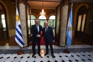 Pablo Quirno y Mario Lubetkin, los cancilleres de la Argentina y de Uruguay se vieron hoy en Montevideo
