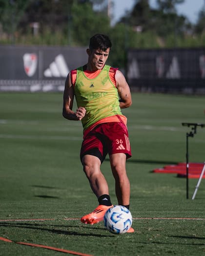 Pablo Solari extendió su contrato hasta diciembre de 2027, pero fue sondeado desde Italia, Estados Unidos y Rusia
