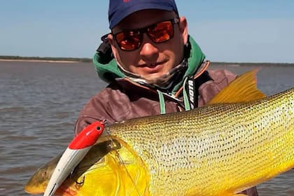 Pablo tiene 44 años, es un experimentado en lo que respecta a deportes náuticos y conoce la zona a la perfección