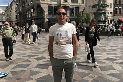 Pablo en Copenhague, más cerca de su destino inesperado.