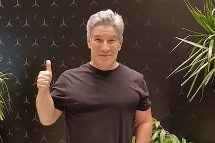 "Pachu" Peña es fanático de los autos clásicos y de las motos