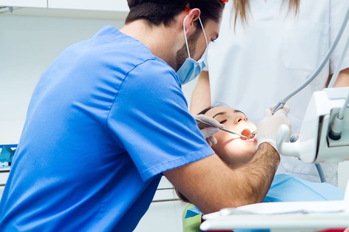 Paciente en el dentista. Foto: Freepik