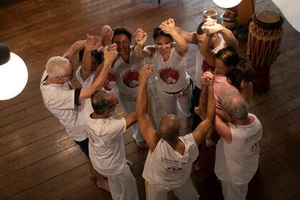 Pacientes con Parkinson en Brasil recurren a la capoeira para aliviar los síntomas
