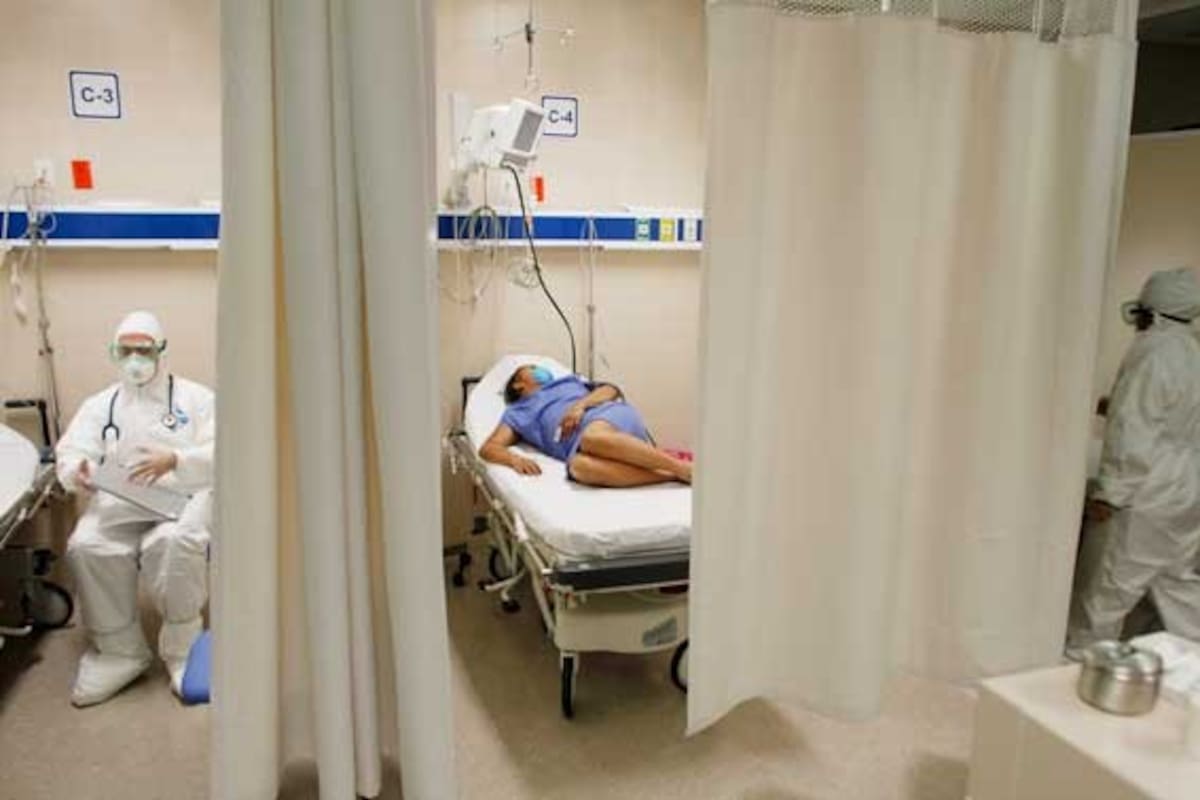 Pacientes con síntomas de la gripe porcina, bajo observación en el Hospital Naval de Ciudad de México