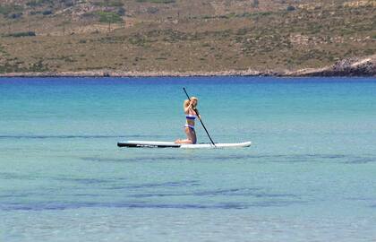 Paddle surf, el deporte que la "afortunada" británica practica desde hace años