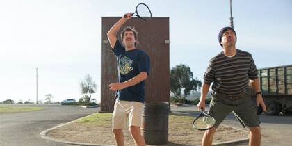 Paddleton, el juego preferido de dos hombres que se convierten en grandes amigos