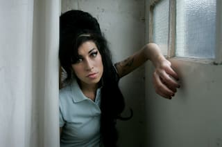Padre de Amy Winehouse pierde demanda por venta de artículos de la cantante