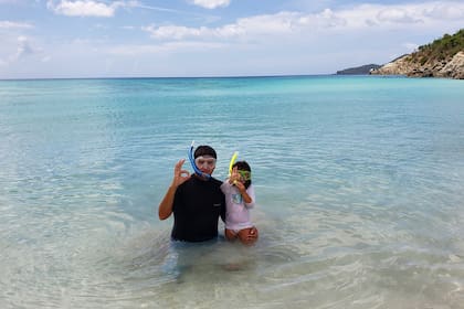 Padre e hija, disfrutando de una de sus actividades favoritas.
