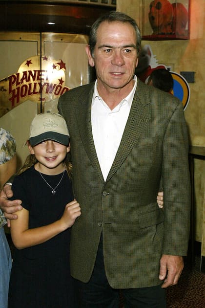 Padre e hija en la premiere londinense de Stuart Little, en 2002