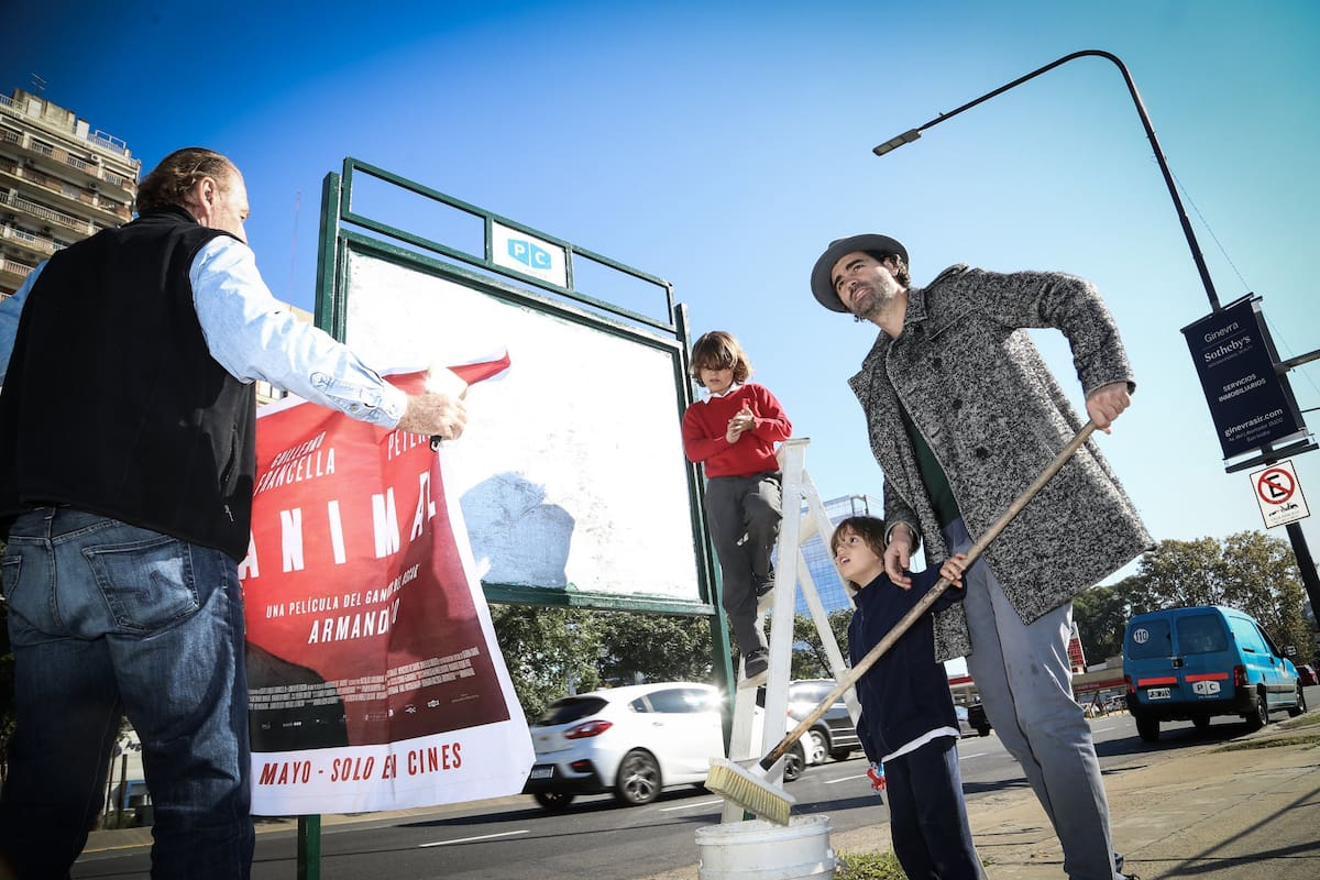 Padre e hijo comparten recuerdos y anécdotas mientras se preparan para el estreno de Animal, la película que el más joven de la dinastía dirigió tras ganar un premio de la Academia