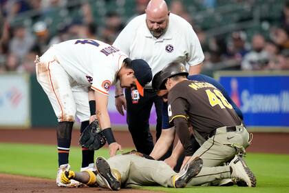 Padres colocan a Luis Arráez en lista de lesionados por conmoción tras choque aparatoso