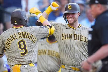 Padres conectan cinco HR's y logran 24 hits en paliza 21-0 sobre Rockies
