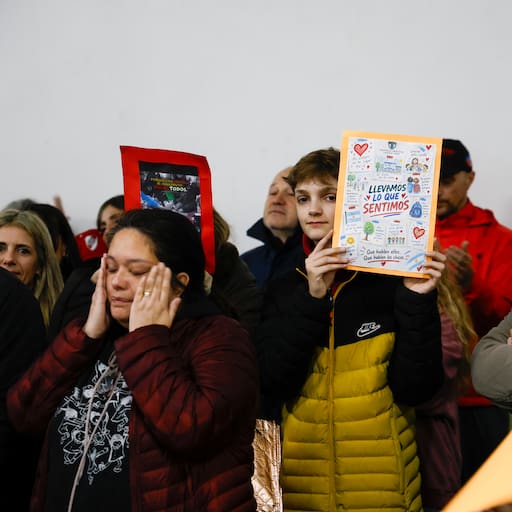 Padres, docentes y estudiantes se manifestaron en defensa Instituto Cristiano Vicente López