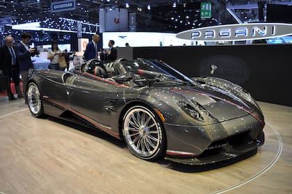 El Pagani Huayra Roadster que fue fabricado 40 veces y una la posee el beisbolista