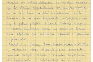 Página manuscrita con las palabras que Walsh pronunció con motivo de la visita a la Feria del Libro de 1985 de Susan Sontag y Dacia Maraini