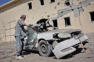 Pakistán dice que mató a 67 miembros de fuerzas afganas en quinto día de combates