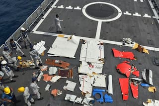 Pakistán recupera más restos de avión de carga en mar Arábigo en tercer día de búsqueda