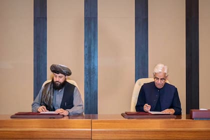 Pakistán y Afganistán celebran tercer día de diálogo por la paz en medio de tensiones fronterizas