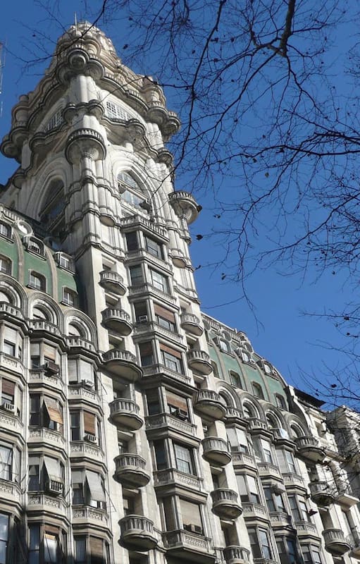 El Palacio Barolo es una de las construcciones que se hicieron en acero hace 100 años, inaugurado en 1923