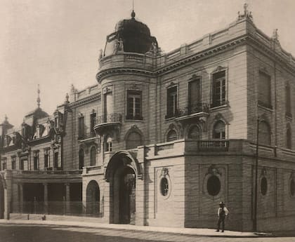 Palacio Fernández Anchorena en 1909, recien terminada su contrucción