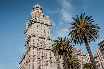 El Palacio Salvo, en el centro de Montevideo
