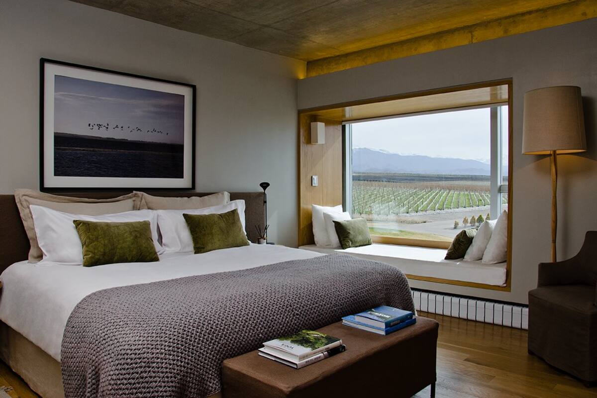 Palco preferencial: si bien muchos hoteles ofrecen vistas magníficas, hay algo muy íntimo y especial en disfrutarlas desde la propia habitación, como esta del Canal de Beagle.
