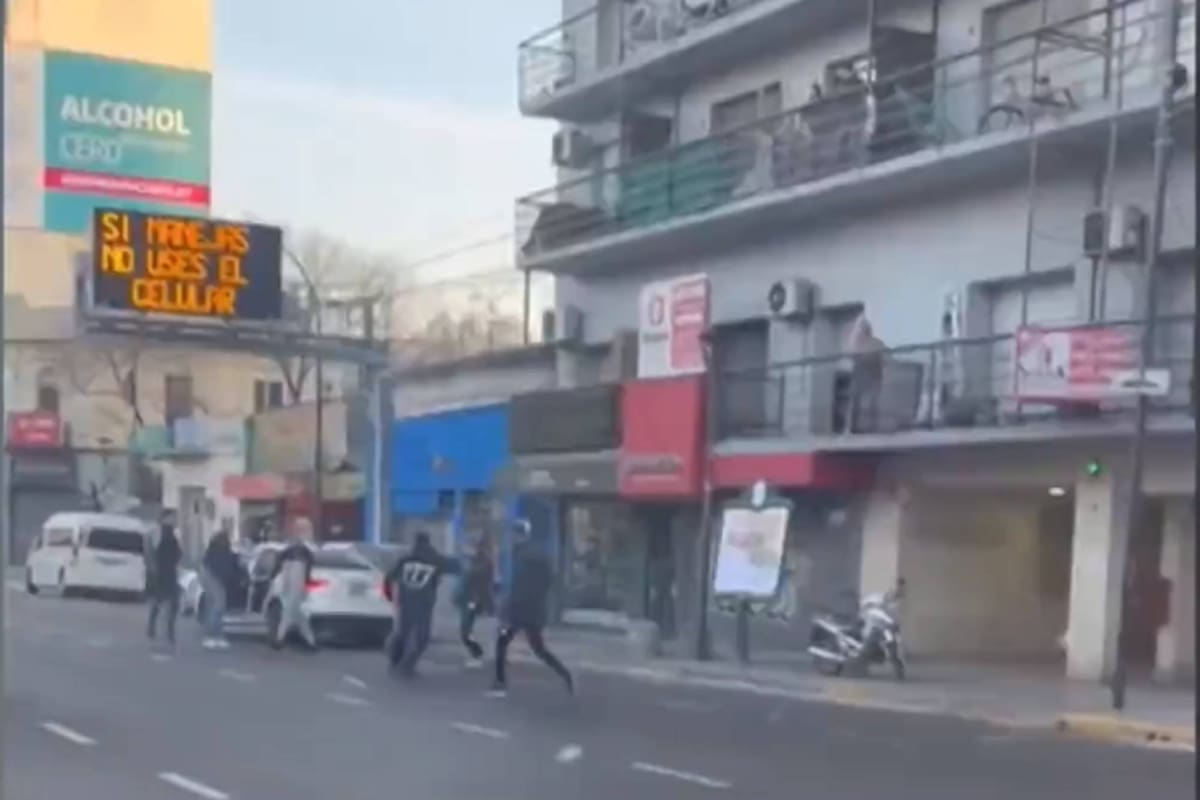 Palermo: jóvenes golpearon al encargado de un edificio que les pidió que no orinaran en el inmueble