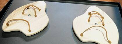 Paletas de natación, diseñadas por Franklin, exhibidas en el Museo Benjamin Franklin en Filadelfia, Pensilvania