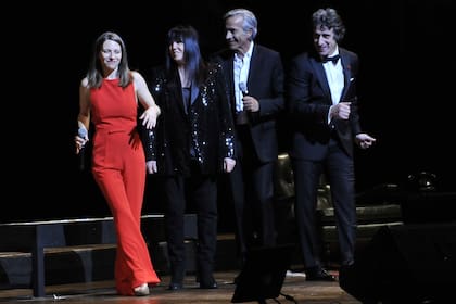 Diego Peretti, Imanol Arias, Marilina Ross y Elena Roger formaron parte del espectáculo homenaje a María Elena Walsh