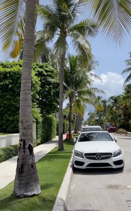 Palm Beach es el lugar favorito de la tiktoker para caminar, porque puede observar todas las casas y recintos