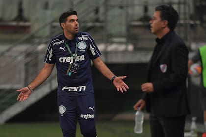 Abel Ferreira, DT de Palmeiras, cuando enfrentó a Marcelo Gallardo, entrenador de River, en la Copa Libertadores; una historia con varios capítulos de admiración y rivalidad