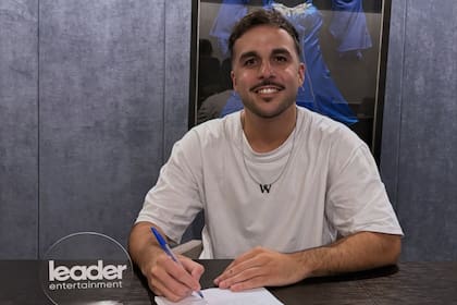 Palmito firmó un acuerdo con Leader Entertainment para poder usar la música de Gilda como base de "La cuarta estrella"
