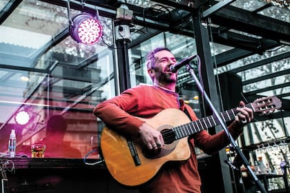 Palo Pandolfo falleció el 22 de julio de 2021, pocos días después de terminar de grabar 'Siervo', su último álbum