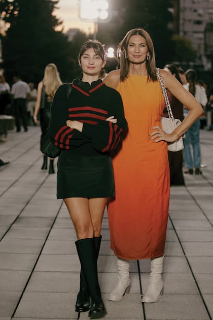 Paloma Cepeda y Mariana Arias, hija y madre.