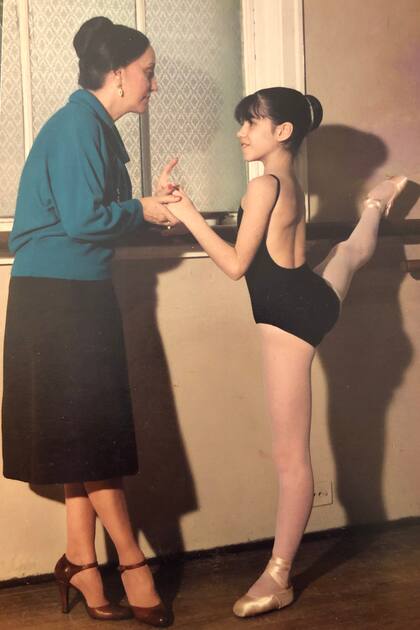 Paloma Herrera junto a su maestra Olga Ferri, quien la guió en la danza hasta los 15 años; "Ella era todo para mí"