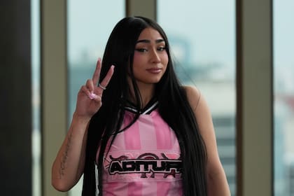 Paloma Mami no tiene temor de mostrar su lado más femenino en “Códigos de Muñeka”