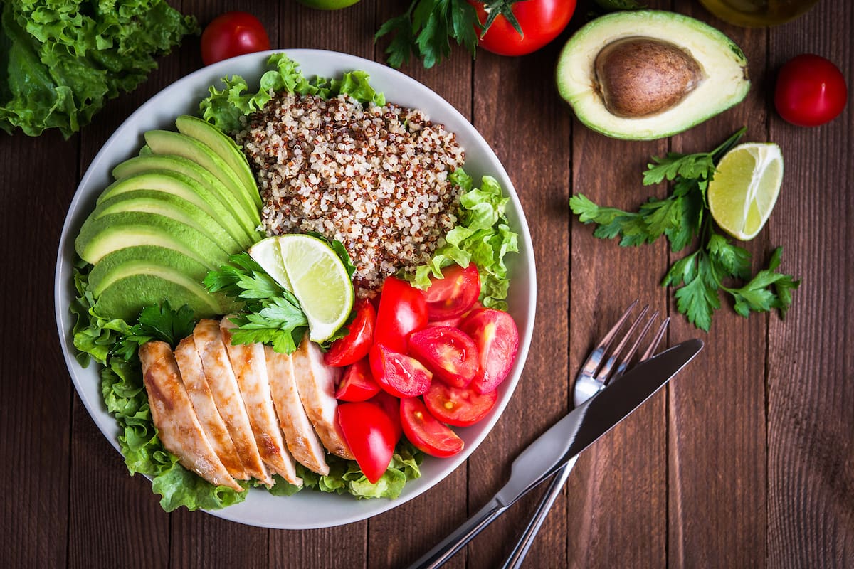 Palta, como integrante de un poke bowl