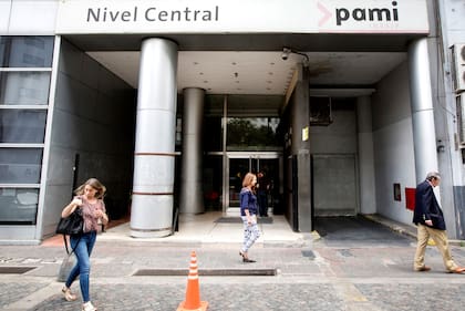 Según los gremios, 256 empleados fueron despedidos desde el inicio de la nueva gestión, y se esperan otros 600 más
