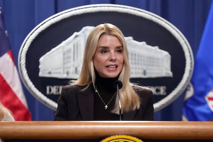 Pam Bondi aseguró que los ataques a Tesla son formas de "terrorismo interno"