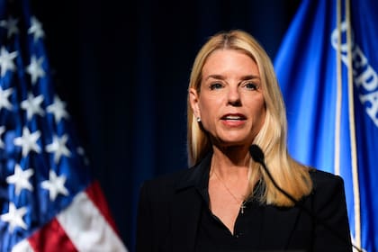 Pam Bondi confirmó que los 26 detenidos enfrentan cargos graves como narcotráfico, secuestro y homicidio